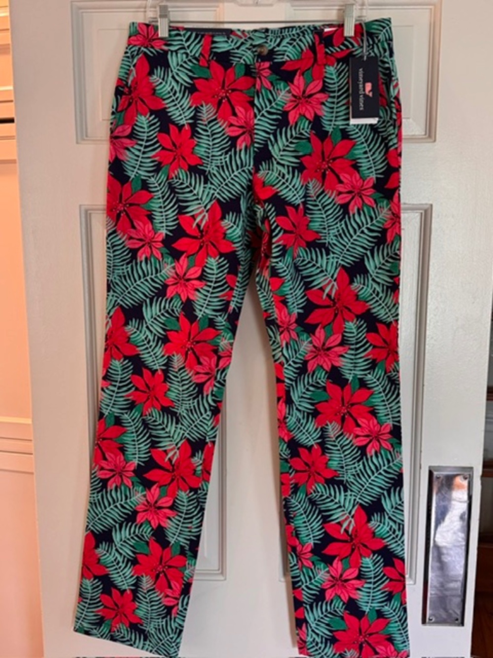 NWT  Vineyard Vines Holiday Poinsettia Pants, 32x34
